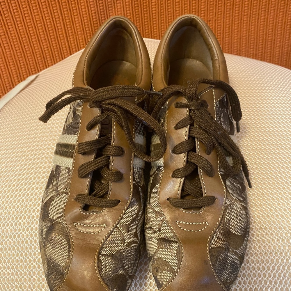 Coach tenis shoes size 7
